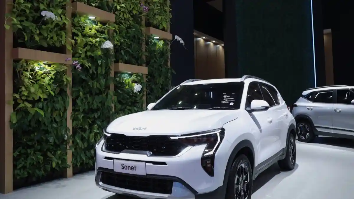 Foto - Melihat Peningkatan Pada New Kia Sonet Dan New Kia Seltos
