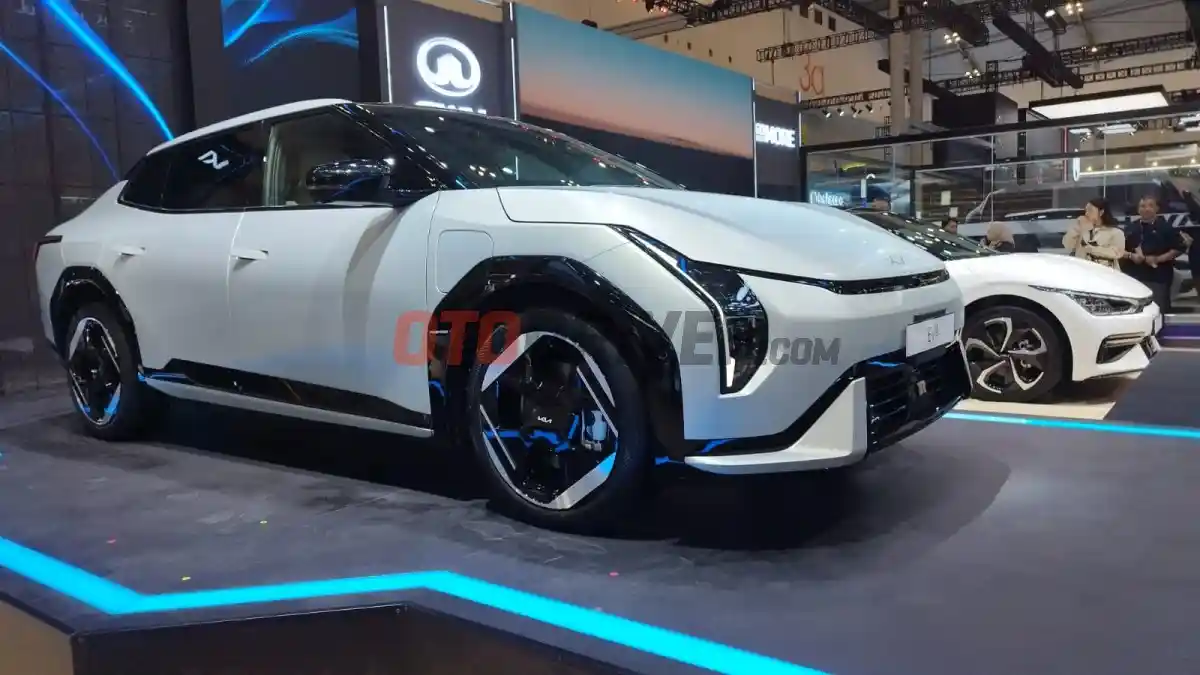 Berita - Begitu Menariknya Kia EV4, Sedan Listrik Futuristik di GIIAS 2025