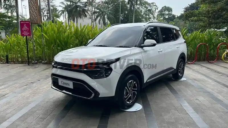 Berita - KIA Luncurkan Carens Dengan Captain Seat, Simak Detailnya