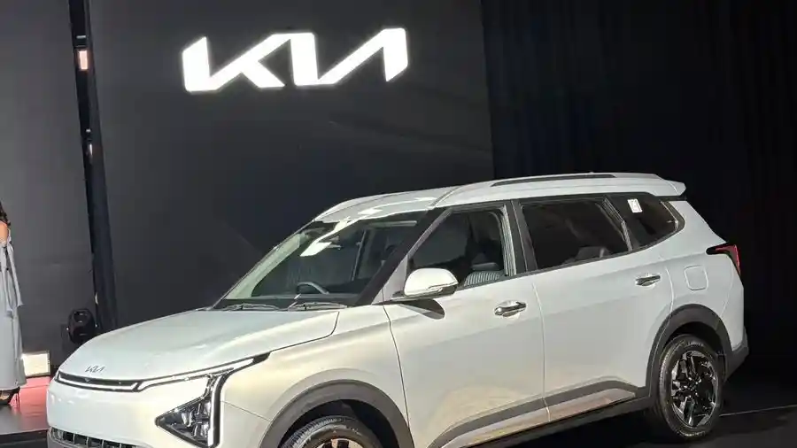 Foto - New Kia Carens 2026 Bakal Dijual Di IIMS 2026? Intip Bocoran Spesifikasinya