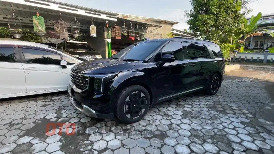 Foto - Pilihan Tepat Pakai Kia Carnival Mudik, Fiturnya Canggih, Lega Dan Irit BBM