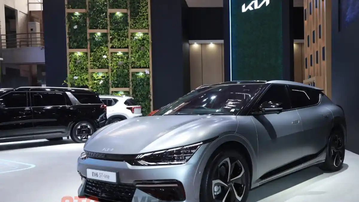 Foto - Kia Fokus Jualan EV, Simak Harga EV6 dan EV9 Untuk Pasar Indonesia