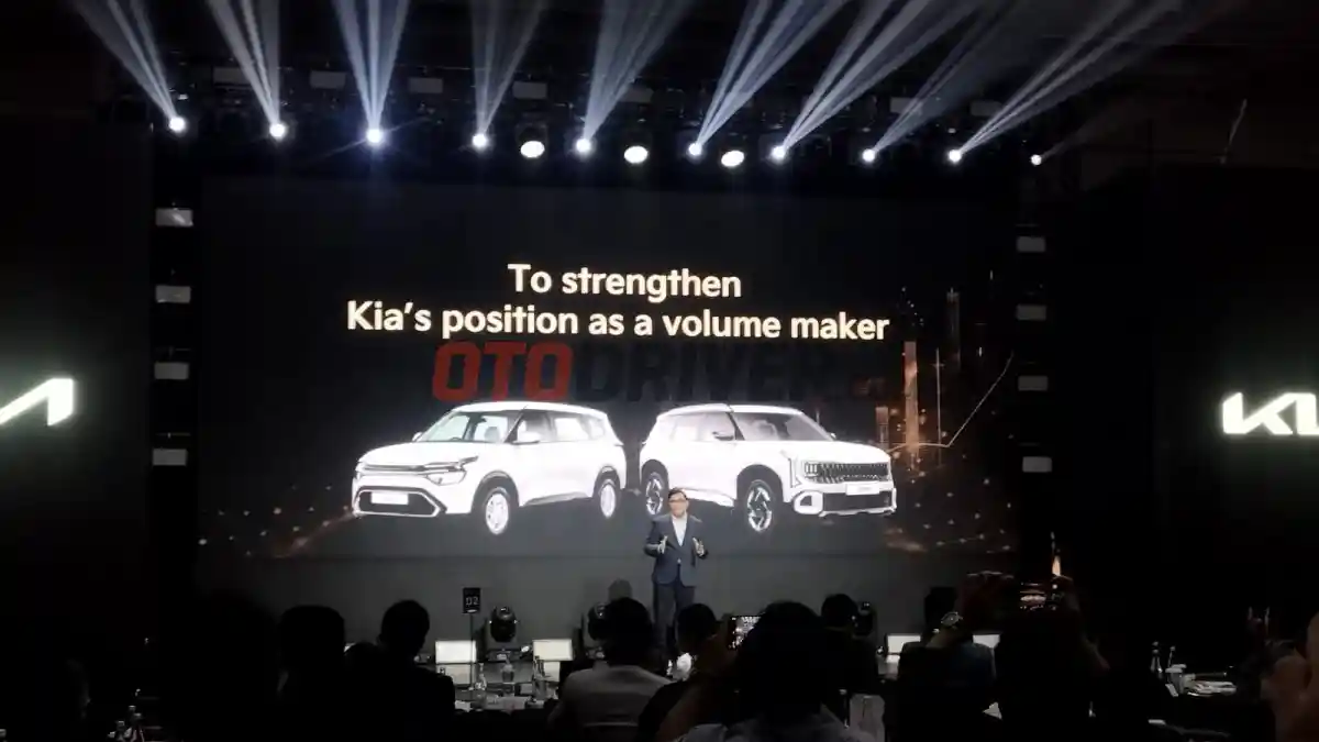 Foto - Kia Carens Facelift Diperkenalkan, Menandai Babak Baru Brand Kia di Indonesia