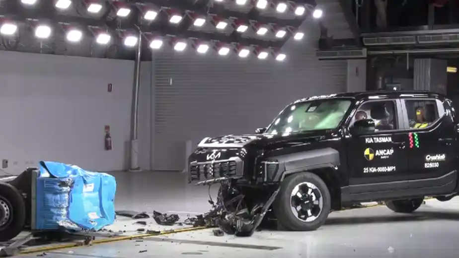 Foto - VIDEO: Crash Test KIA Tasman (ANCAP)