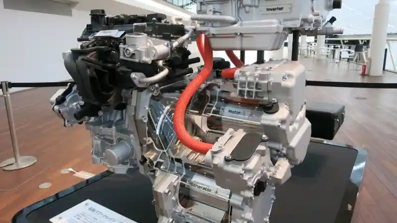 Foto - Merawat Mobil Hybrid Ternyata Tidak Mahal, Ini Faktanya