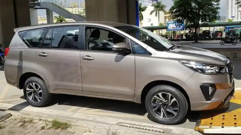Foto - Mengintip Spesifikasi Kijang Innova Facelift Versi Vietnam