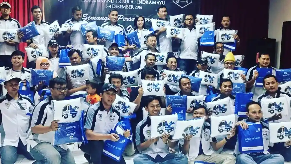 Foto - Veloz Owners Club Adakan Touring ke Indramayu, Tak Lupa Baksos