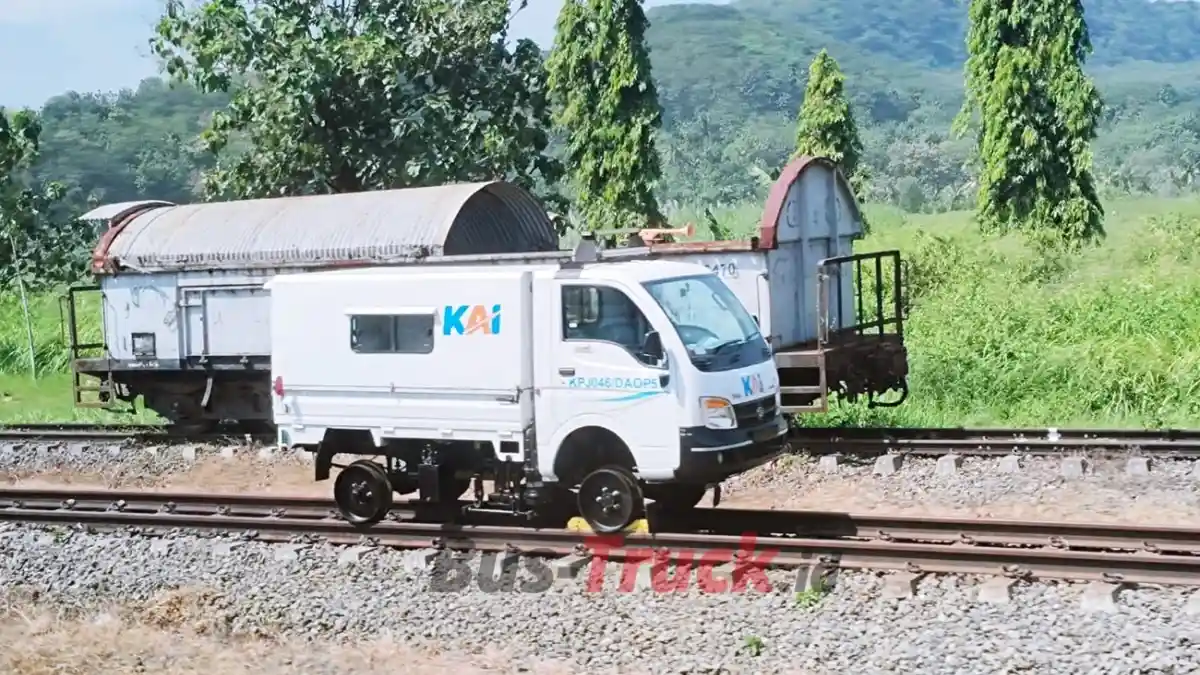 Pikap - Mengenal KPJ, Pikap Penjaga Rel Kereta Api