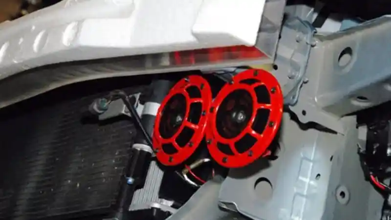 Berita - Ini Alasan Klakson Mutlak Kuat dan Tidak Boleh Rusak di India