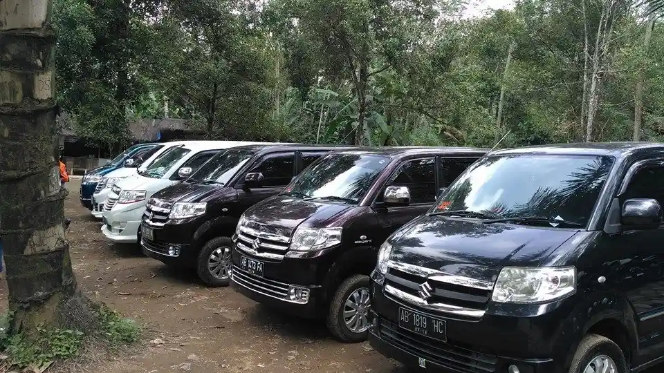 Foto - Beli Mobkas Suzuki Ertiga dan APV Bisa Gratis Balik Nama 