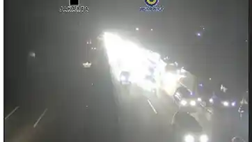 Foto - Kepadatan Arus Mudik Mulai Terjadi di Ruas Tol Jakarta-Cikampek