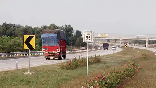 Berita - Truk Besar Dipastikan Kemenhub Tak Masuk Tol Selama Musim Mudik 