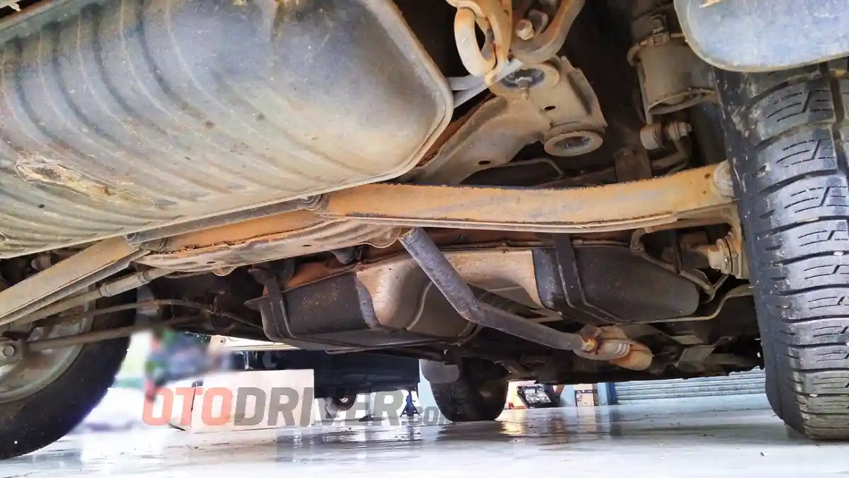 Foto - Mobil Habis Dibawa Ke Dekat Laut Wajib Cuci Kolong Agar Tidak Rusak, Ini Alasannya