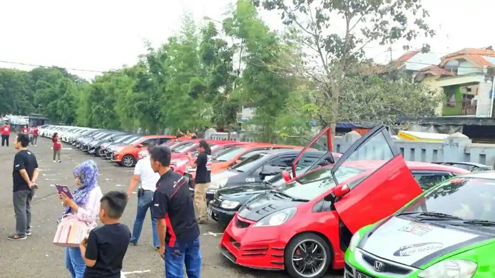 Foto - Berbagai Komunitas di Bandung Bersatu Padu Peringati Hari Pahlawan