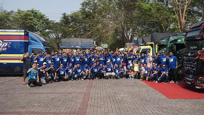 Foto - GIIAS 2024: Komunitas Canter Bawa Truk 1 Miliaran