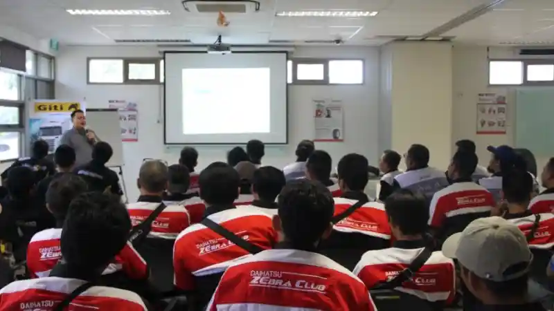 Foto - 4 Komunitas Dapat Kuliah Injak Pedal Rem Dari Daihatsu