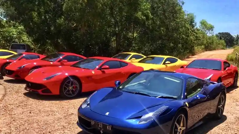 Foto - Ferrari Indonesia: Lamborghini Adalah Pesaing Kami Sejak Dahulu