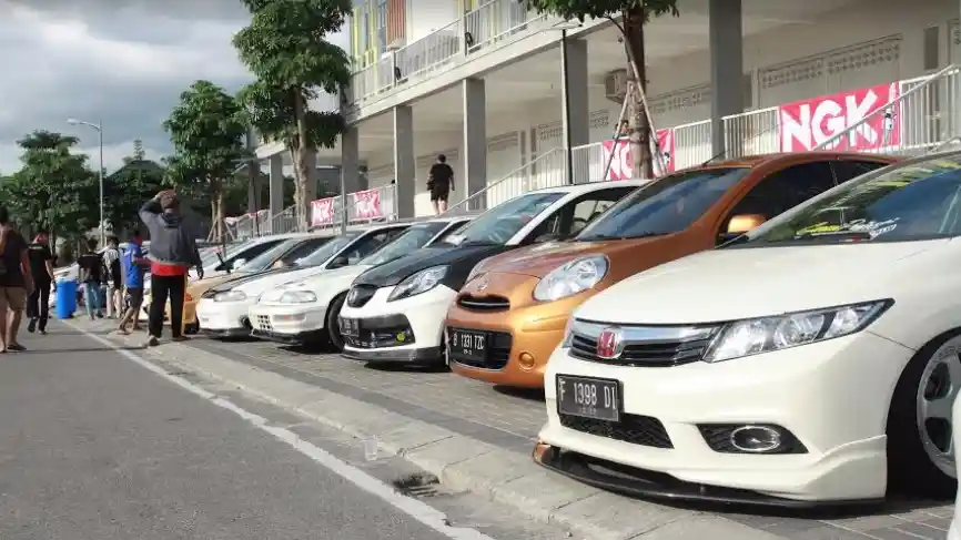 Foto - Busi NGK Sukses Menyatukan Bermacam Komunitas Lintas Merek 