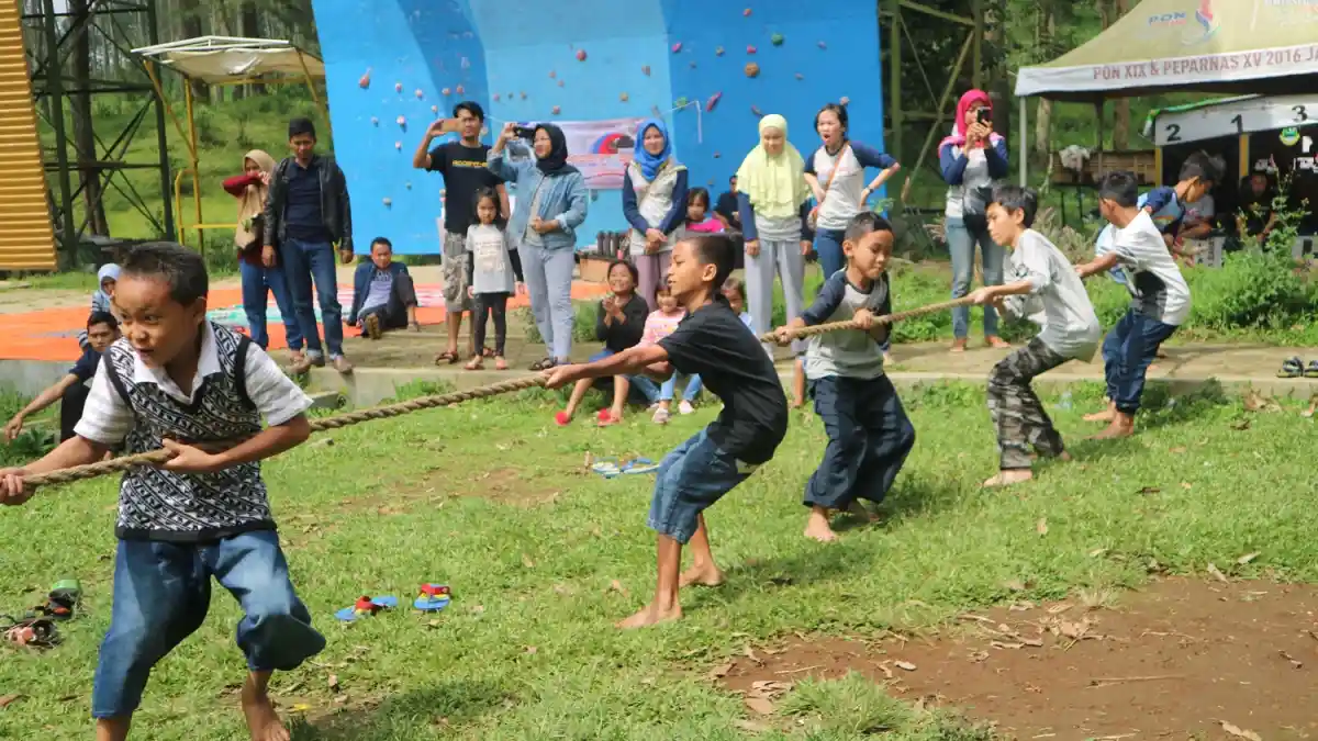 Foto - Komunitas Hyundai Accent Seru-seruan di Subang sampai Lembang