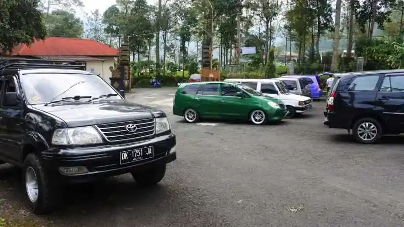 Foto - Indonesia Kijang Club Tanam Seribu Pohon di Wonosobo