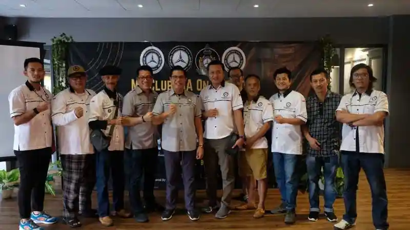 Foto - Mercedes-Benz Club Indonesia Berkumpul di Banten Sebelum Munas