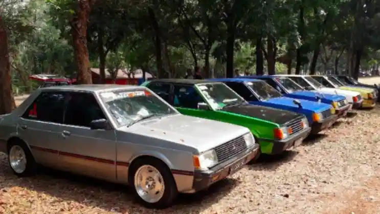 Foto - 1.000 Mitsubishi Berbagai Model Berkumpul di Jakarta Timur. Ada Apa?