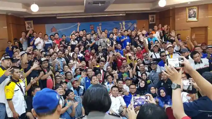 Foto - Berbagai Komunitas Mobil di Bogor Deklarasi Keselamatan Berkendara