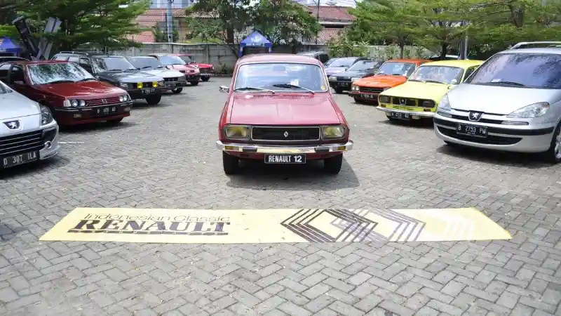 Berita - Mobil-Mobil Buatan Perancis Ramaikan Jakarta. Ada Apa?