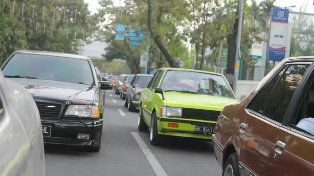 Foto - KOMUNITAS: Ratusan Mobil Retro Di Sumut Silaturahmi Akbar