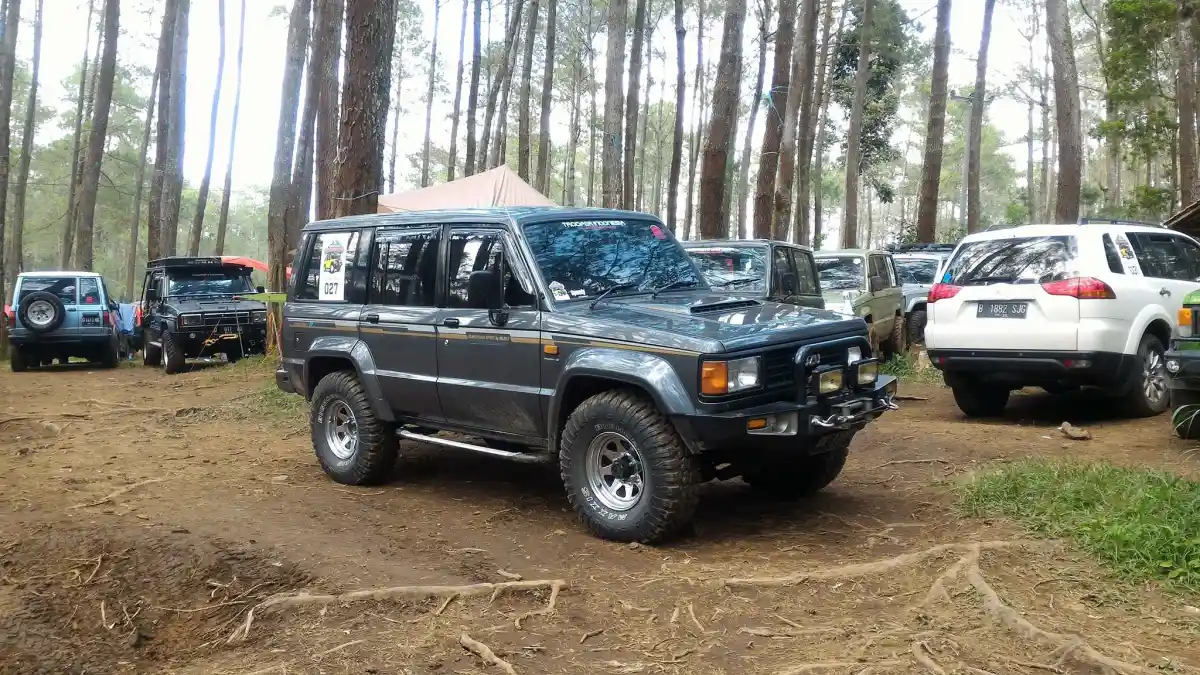 Foto - Komunitas Trooper Indonesia Nikmati Tahun Baruan di Alam Bebas (10 Foto)