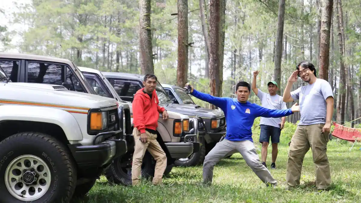 Foto - Komunitas Trooper Indonesia Nikmati Tahun Baruan di Alam Bebas (10 Foto)