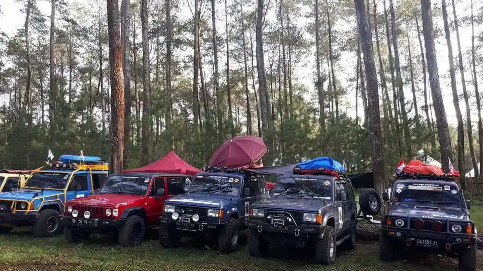 Foto - Komunitas Trooper Indonesia Nikmati Tahun Baruan di Alam Bebas (10 Foto)