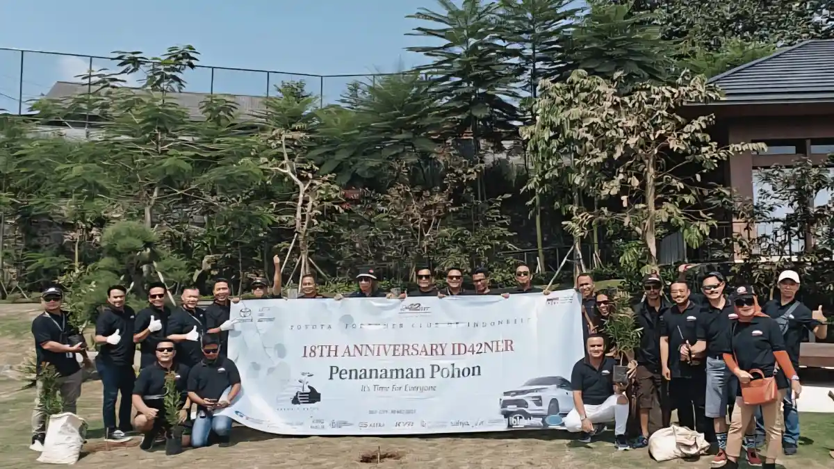 Foto - Komunitas Fortuner ID42NER Rayakan HUT Sampil Uji Ketangguhan Fortuner Baru