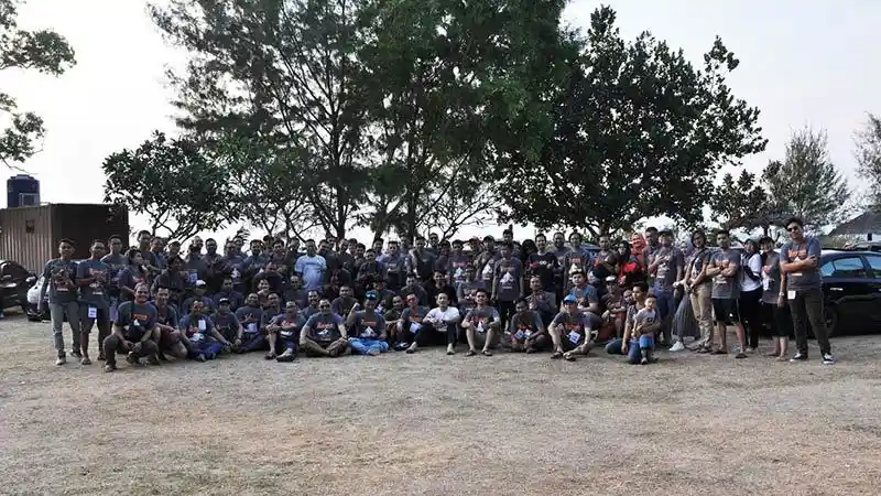 Foto - Keseruan Toyota Soluna Vios Club Galang Donasi Gempa Palu Sampai Lelang Pelek