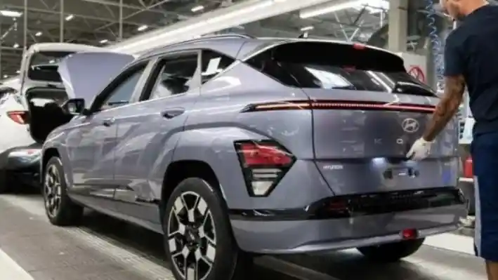 Foto - Hyundai Mulai Produksi Kona Electric Terbaru di Eropa