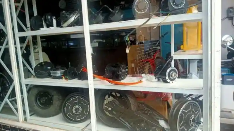 Foto - Harganya Masih Mahal, Konversi Mobil Listrik Masih Minim 