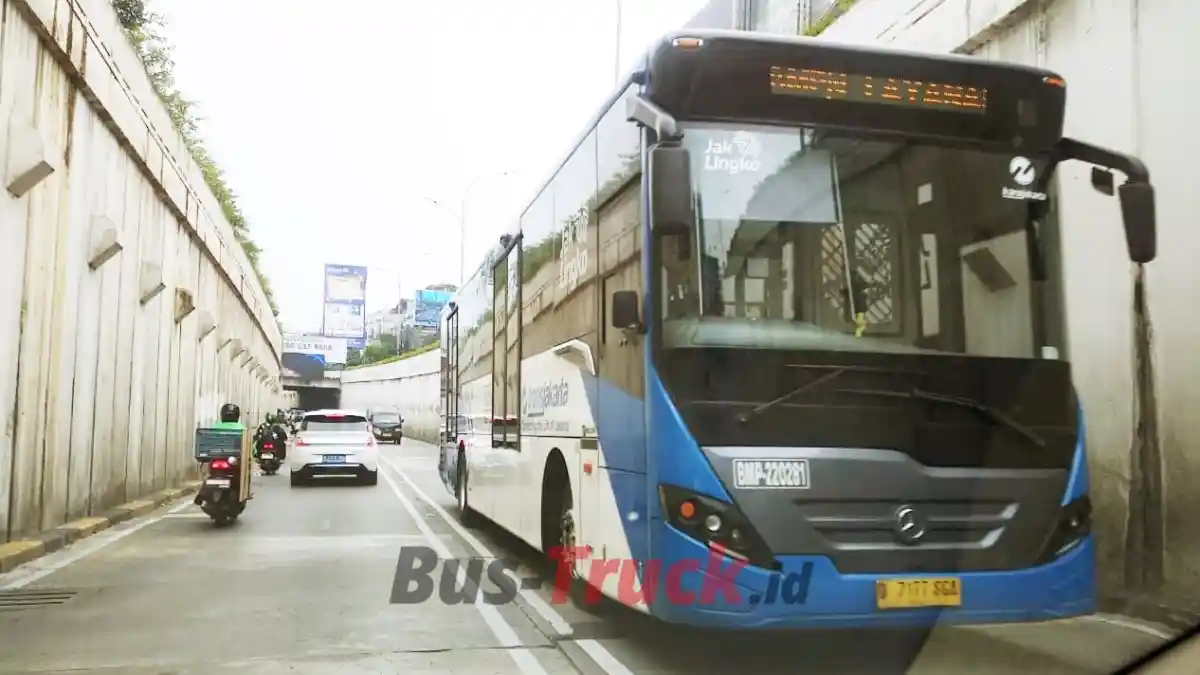 Foto - Ini Daftar Halte Transjakarta Yang Ada Mushalla