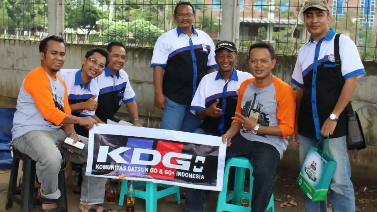 Foto - Pengukuhan Komunitas Toyota Calya Indonesia Dihadiri Oleh Komunitas Datsun