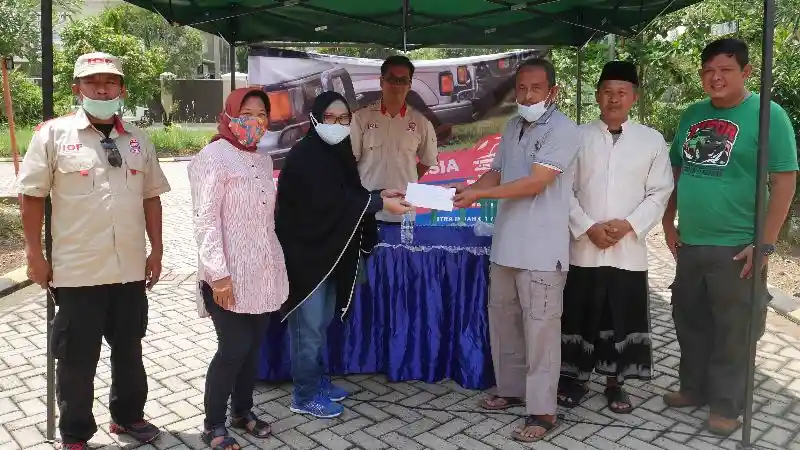 Foto - Komunitas Pecinta Trooper Berbagi Keceriaan di Desa Sambil Off-Road