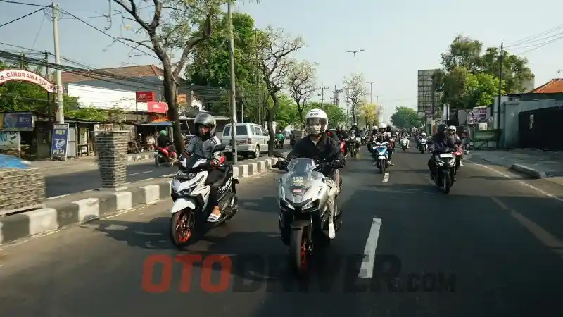 Berita - Komunitas Motor Keren Turut Meramaikan Daihatsu Kumpul Sahabat Sidoarjo