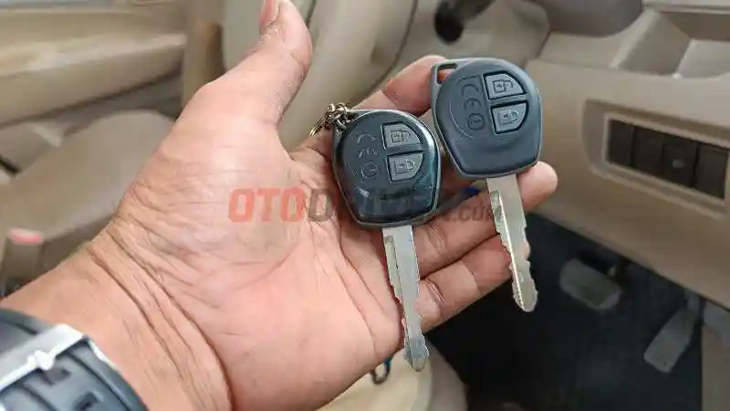 Tips - Agar Kunci Kontak Mobil Tak Cepat Macet, Lakukan Ini