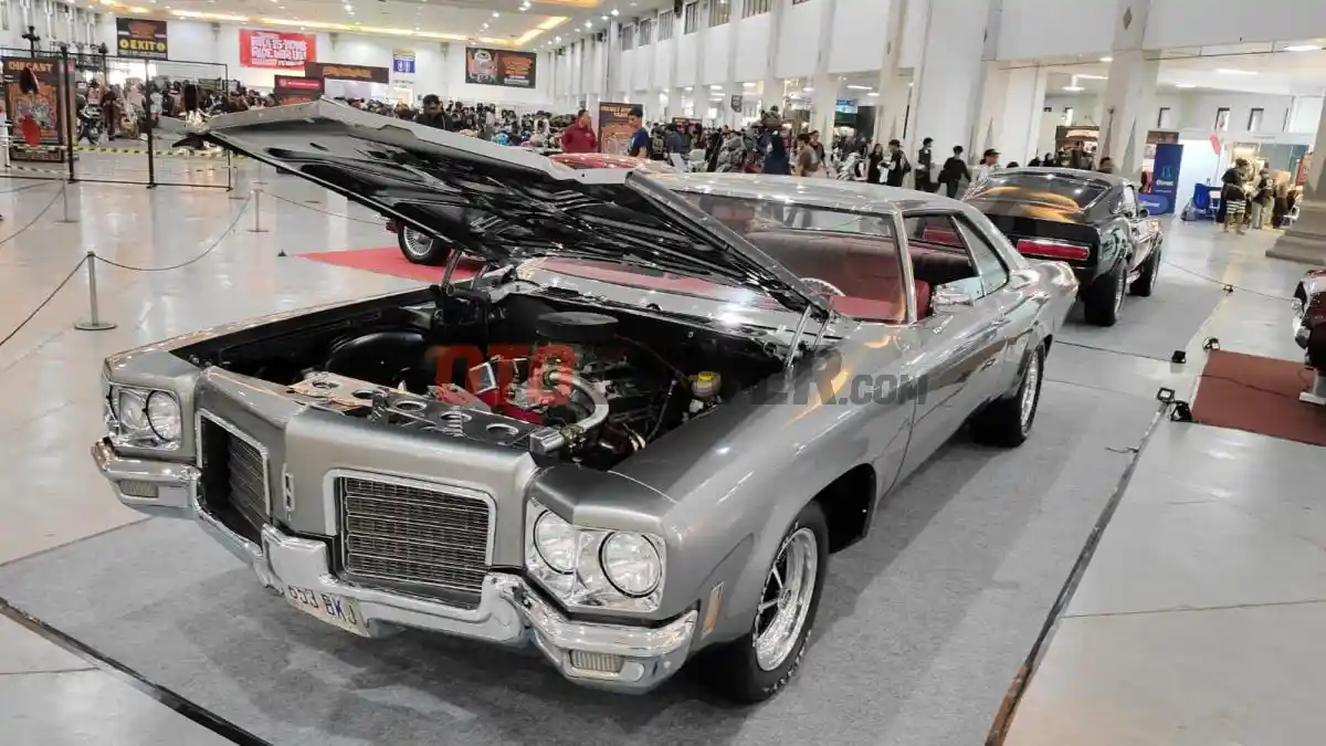 Foto - Mobil Modif Unjuk Kreativitas di Kustomfest Yogyakarta, Usung Tema High Octane