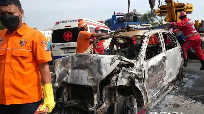 Berita - Di Jalur “Contra Flow”: Tidak Boleh Pindah Lajur!