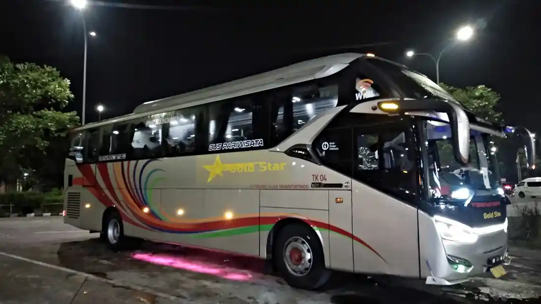 Foto - Ubah Bodi Bus Tidak Bisa 'Ngawur'