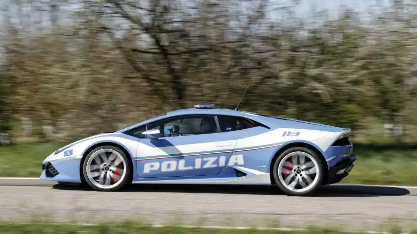 Berita - Lamborghini Huracan Ini Jadi Mobil Polisi Di Italia Dengan Tugas Spesial