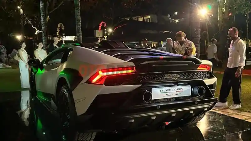 Foto - Lamborghini Huracan Sterrato Resmi Diluncurkan di Bali