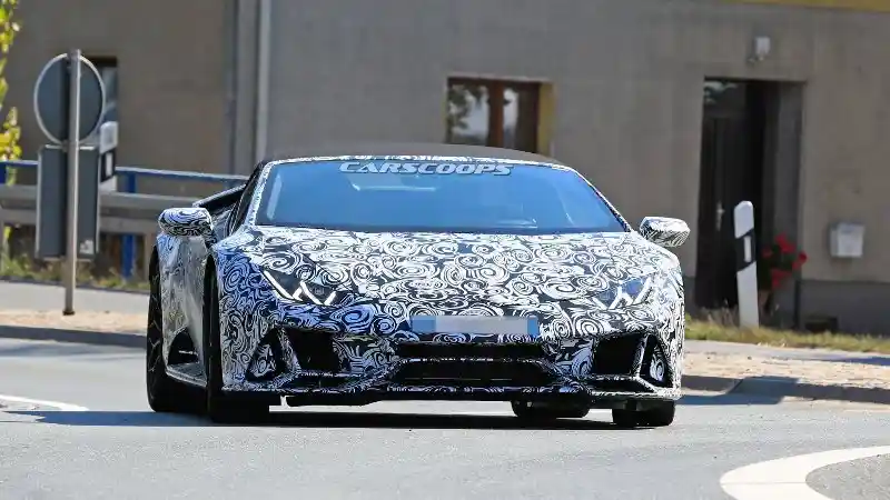 Foto - Lamborghini Huracan Facelift Makin Sangar dan Kencang