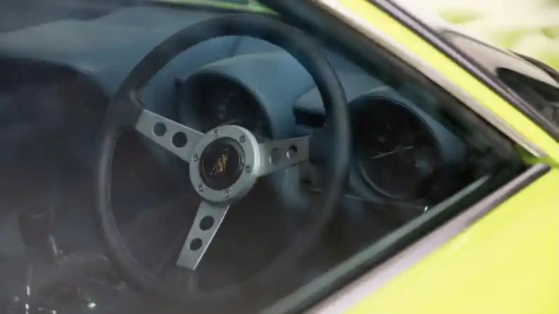 Foto - Keren! Miura Lawas Dari Indonesia Direstorasi Langsung di Markas Pusat Lamborghini