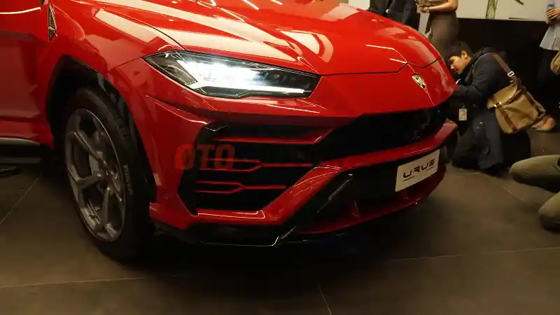 Berita - GALERI FOTO: Lamborghini Urus 2018 Indonesia (20 FOTO)