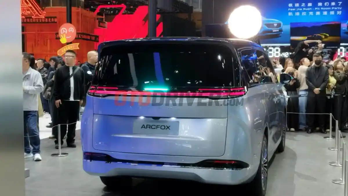 Foto - Mobil Otonomous Kini Diberi Ciri Khas